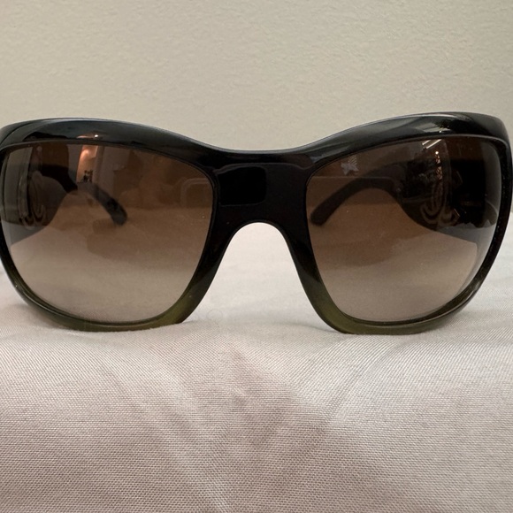 CHANEL Black Sunglasses - Picture 1 of 10